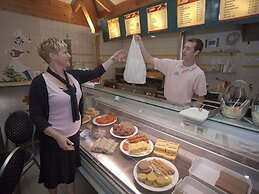 Bungalow in a Holiday Park Near Maastricht