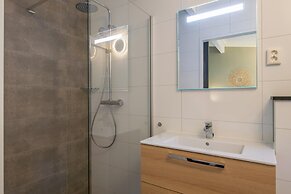 Modern Chalet With Wellness, in a Holiday Park at 12 km. From Eindhove