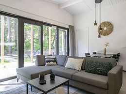 Modern Chalet With Wellness, in a Holiday Park at 12 km. From Eindhove