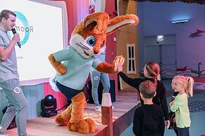 Modern Chalet With Wellness, in a Holiday Park at 12 km. From Eindhove