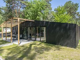 Modern Chalet With Wellness, in a Holiday Park at 12 km. From Eindhove