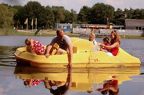 Modern Chalet With Wellness, in a Holiday Park at 12 km. From Eindhove