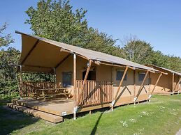 Nice Safari Tent With Bathroom, at Hunebedcentrum