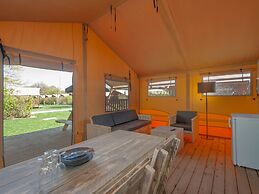 Nice Safari Tent With Bathroom, at Hunebedcentrum