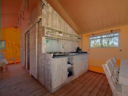 Nice Safari Tent With Bathroom, at Hunebedcentrum