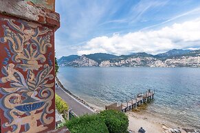 Lake Front Villa Schlosser