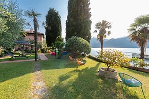 Lake Front Villa Schlosser