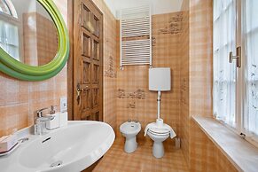 Lake Front Villa Schlosser