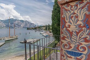 Lake Front Villa Schlosser