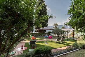 Lake Front Villa Schlosser