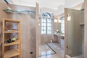 Lake Front Villa Schlosser