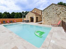 Majestic Holiday Home With Swimming Pool