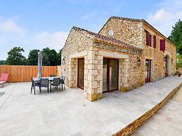 Majestic Holiday Home With Swimming Pool