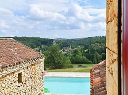 Majestic Holiday Home With Swimming Pool
