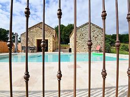 Majestic Holiday Home With Swimming Pool