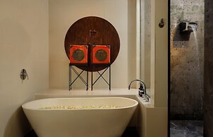 Shanti Estate Seminyak by Nakula