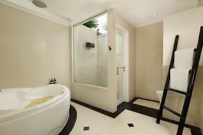 Shanti Estate Seminyak by Nakula