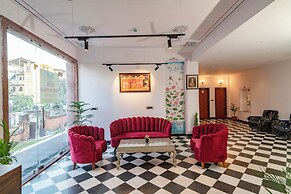 Dera Pichola A Lake Facing Hotel