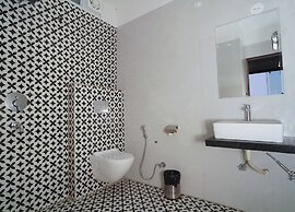 Dera Pichola A Lake Facing Hotel