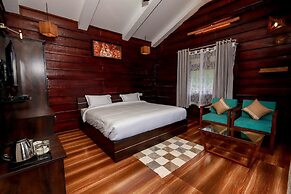 Hilltop Munnar by Fracspace