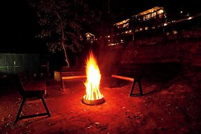 Hilltop Munnar by Fracspace