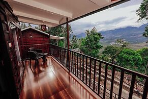 Hilltop Munnar by Fracspace