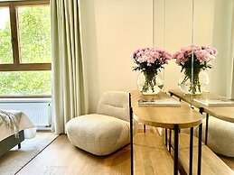 Wola Apartment by Renters Prestige