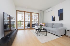 Wola Apartment by Renters Prestige