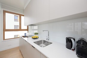 Wola Apartment by Renters Prestige