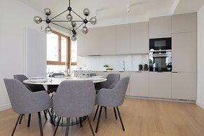 Wola Apartment by Renters Prestige