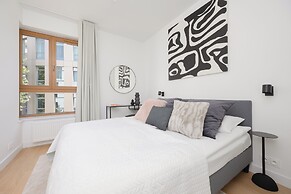 Wola Apartment by Renters Prestige