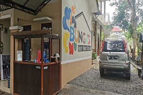 OYO 94061 Bungas Guesthouse Syariah