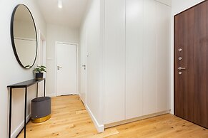 Mennica Residence by Renters Prestige