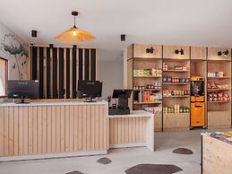 Modern Chalet With air Conditioning, in a Holiday Park, at 1.5 km From