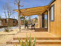 Modern Chalet With air Conditioning, in a Holiday Park, at 1.5 km From