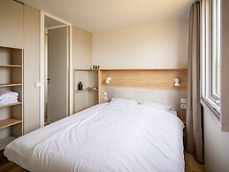 Modern Chalet With air Conditioning, in a Holiday Park, at 1.5 km From