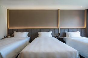 Wyndham Garden Legend Halong