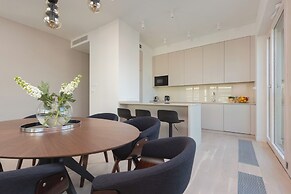 Luxury Suite by Renters Prestige