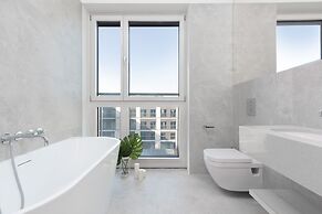 Luxury Suite by Renters Prestige