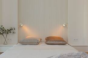 Luxury Suite by Renters Prestige