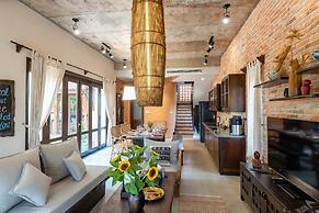 Fish-Lantern House An Bang beach