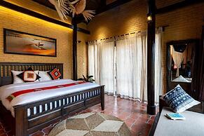 Fish-Lantern House An Bang beach