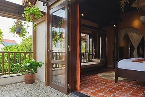 Fish-Lantern House An Bang beach