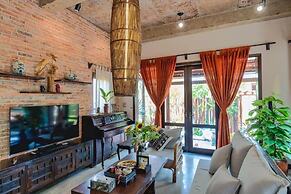 Fish-Lantern House An Bang beach