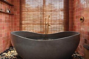 Fish-Lantern House An Bang beach