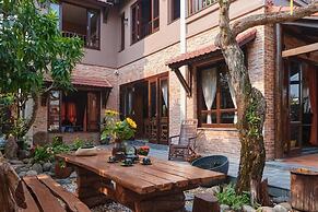 Fish-Lantern House An Bang beach