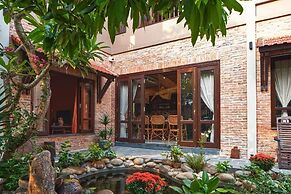 Fish-Lantern House An Bang beach