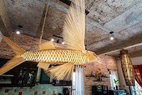 Fish-Lantern House An Bang beach