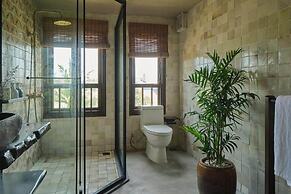 Fish-Lantern House An Bang beach