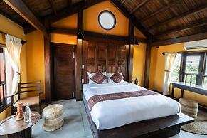 Fish-Lantern House An Bang beach